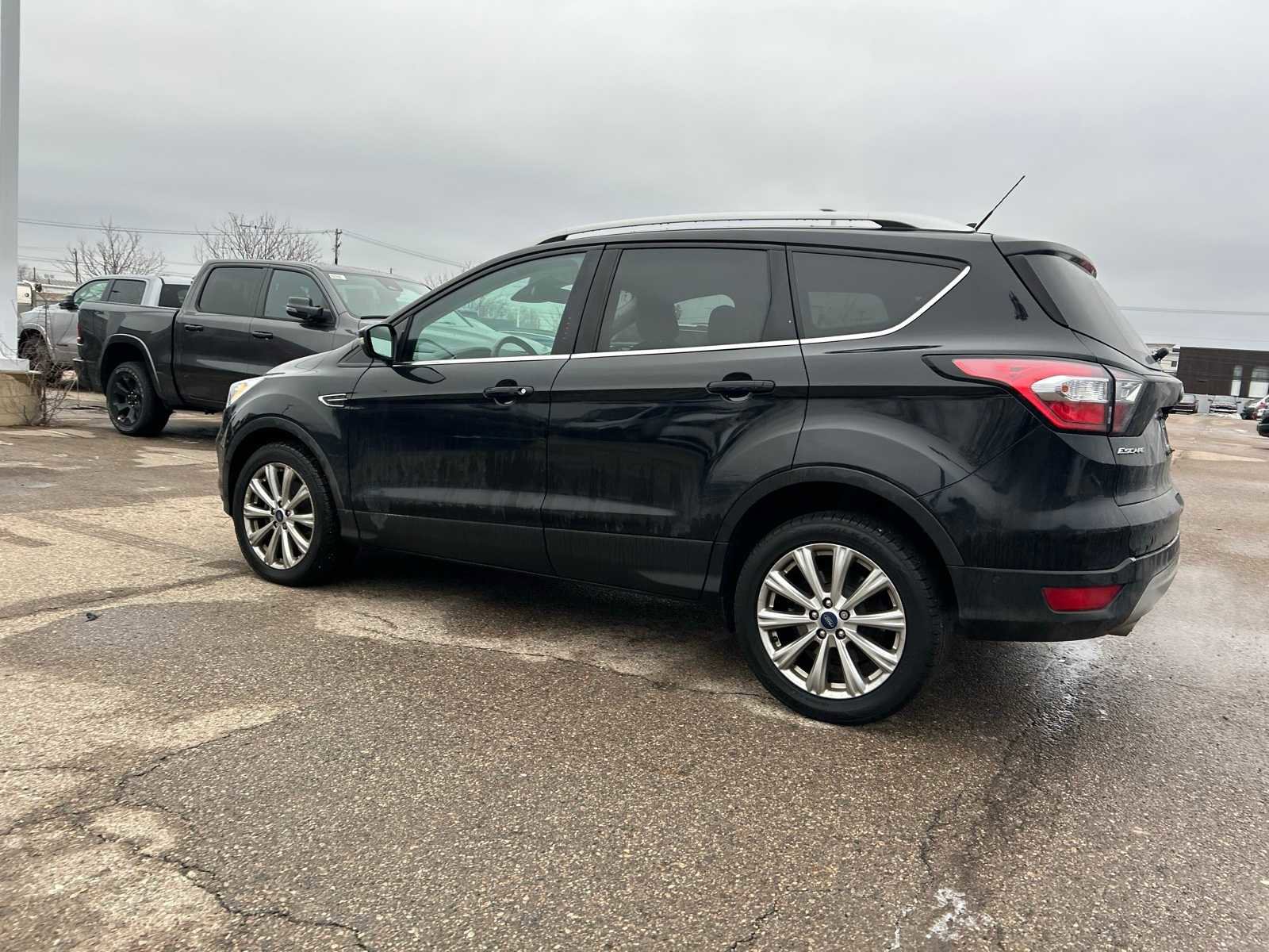 Used 2018 Ford Escape Titanium w/ Ford Safe & Smart Package image 23