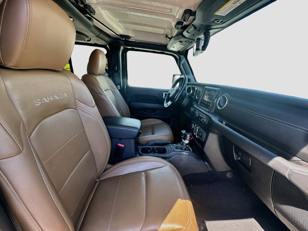 Used 2023 Jeep Wrangler Unlimited Sahara w/ Cold Weather Group AWD/4WD image 31