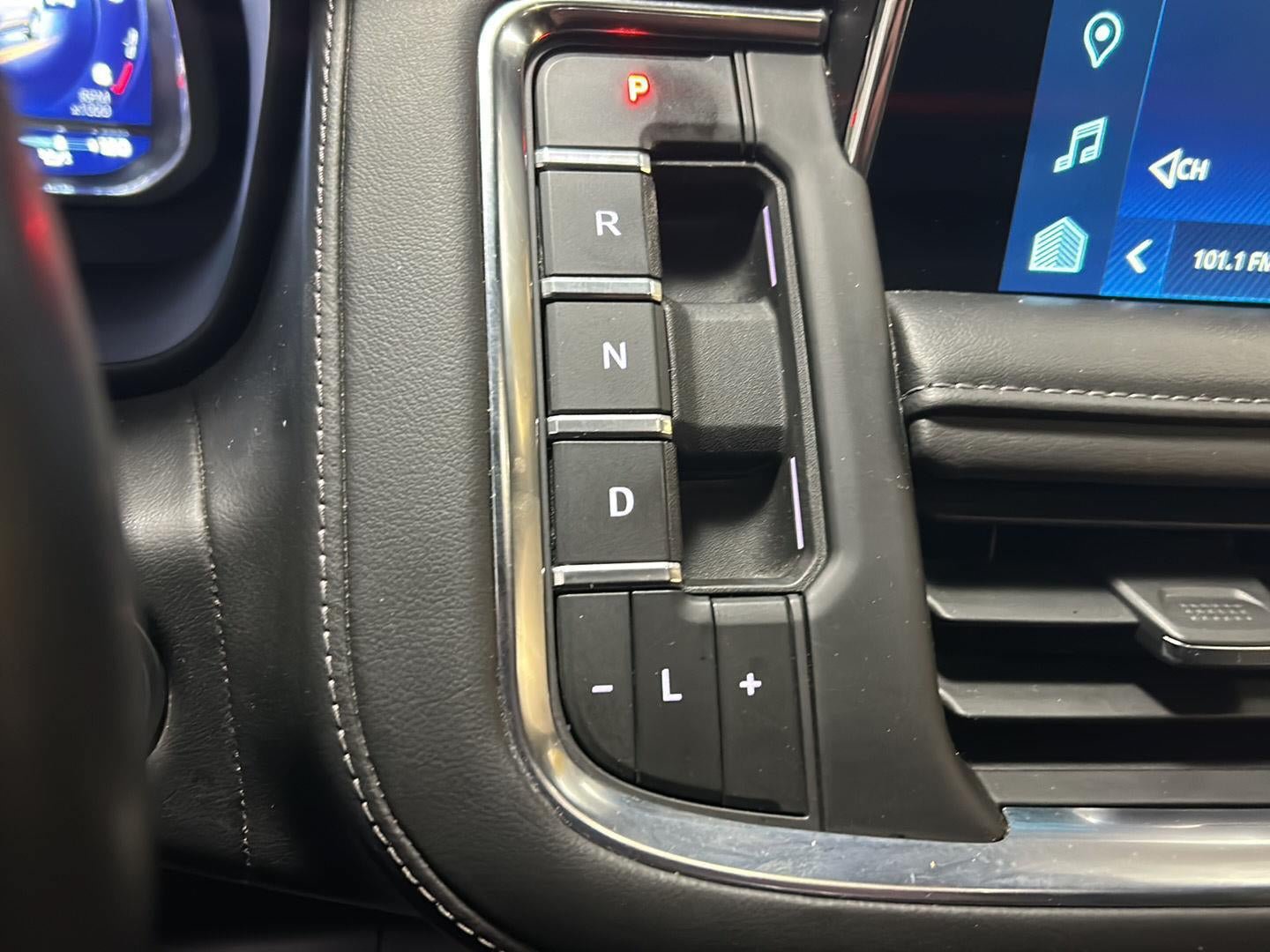 Used 2023 Chevrolet Suburban LT image 22