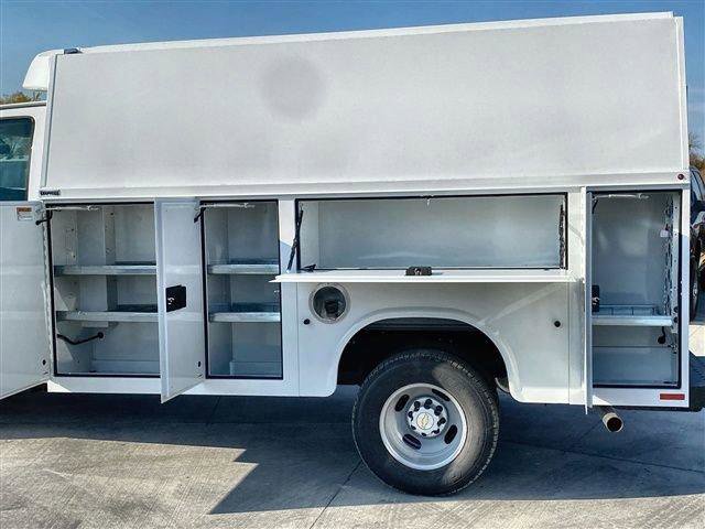 New 2024 Chevrolet Express 3500 w/ Power Convenience Package image 48