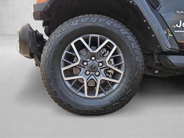 Used 2024 Jeep Wrangler Unlimited Sahara w/ Safety Group AWD/4WD image 23