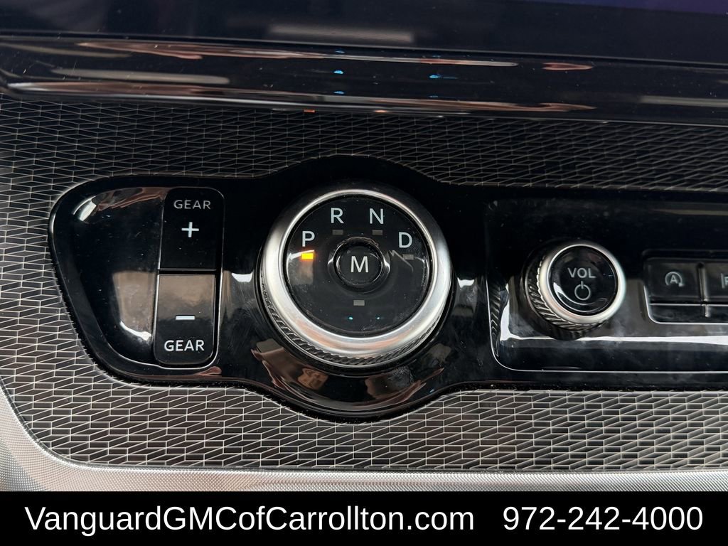 Used 2025 Ford Expedition Platinum w/ Stealth Appearance Package image 21