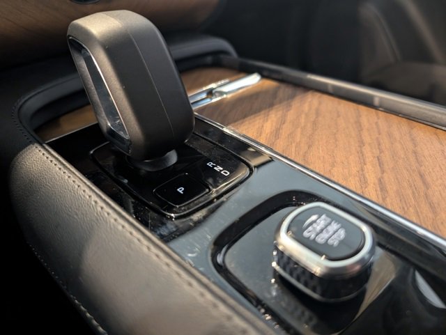 Used 2023 Volvo XC90 B5 Plus w/ Protection Package Premier image 20