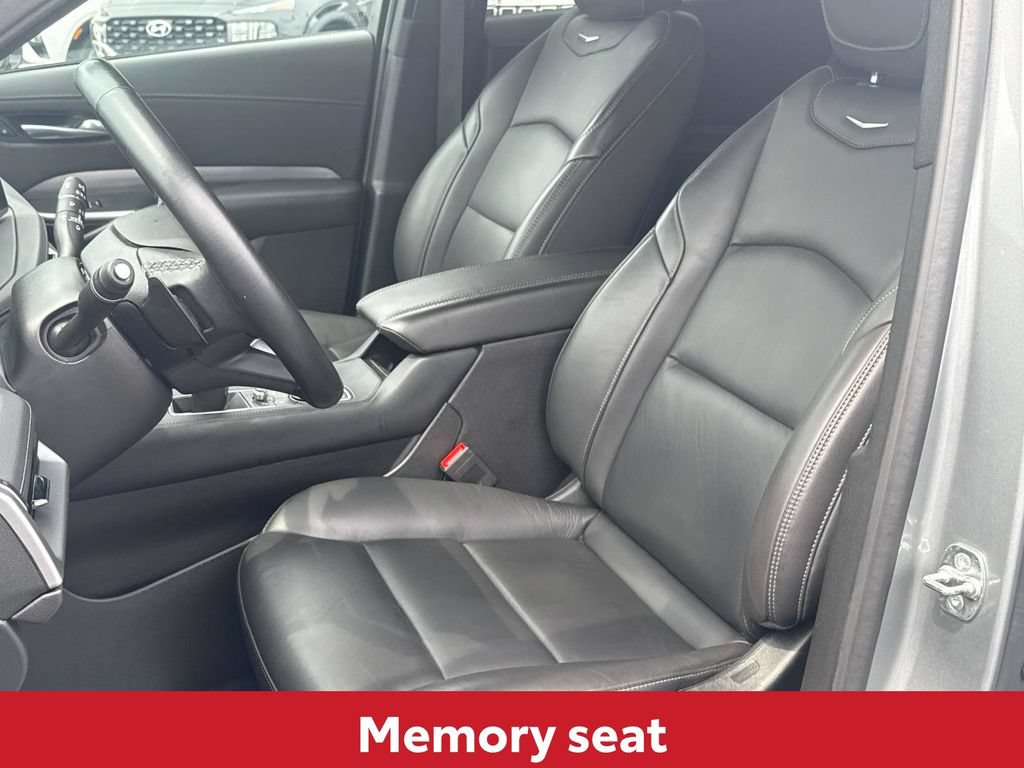 Used 2025 Cadillac XT4 Premium Luxury FWD image 12