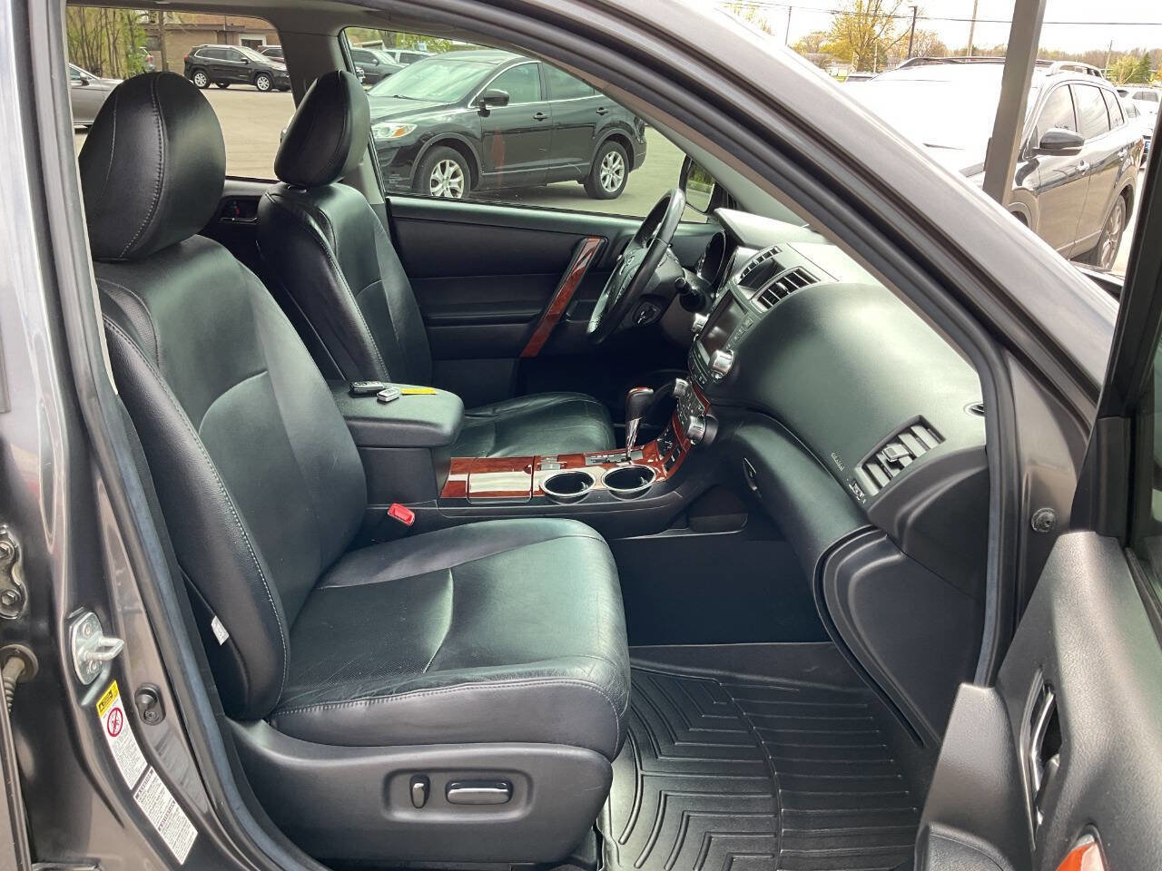 Used 2012 Toyota Highlander Limited w/ Tow Pkg AWD/4WD image 41