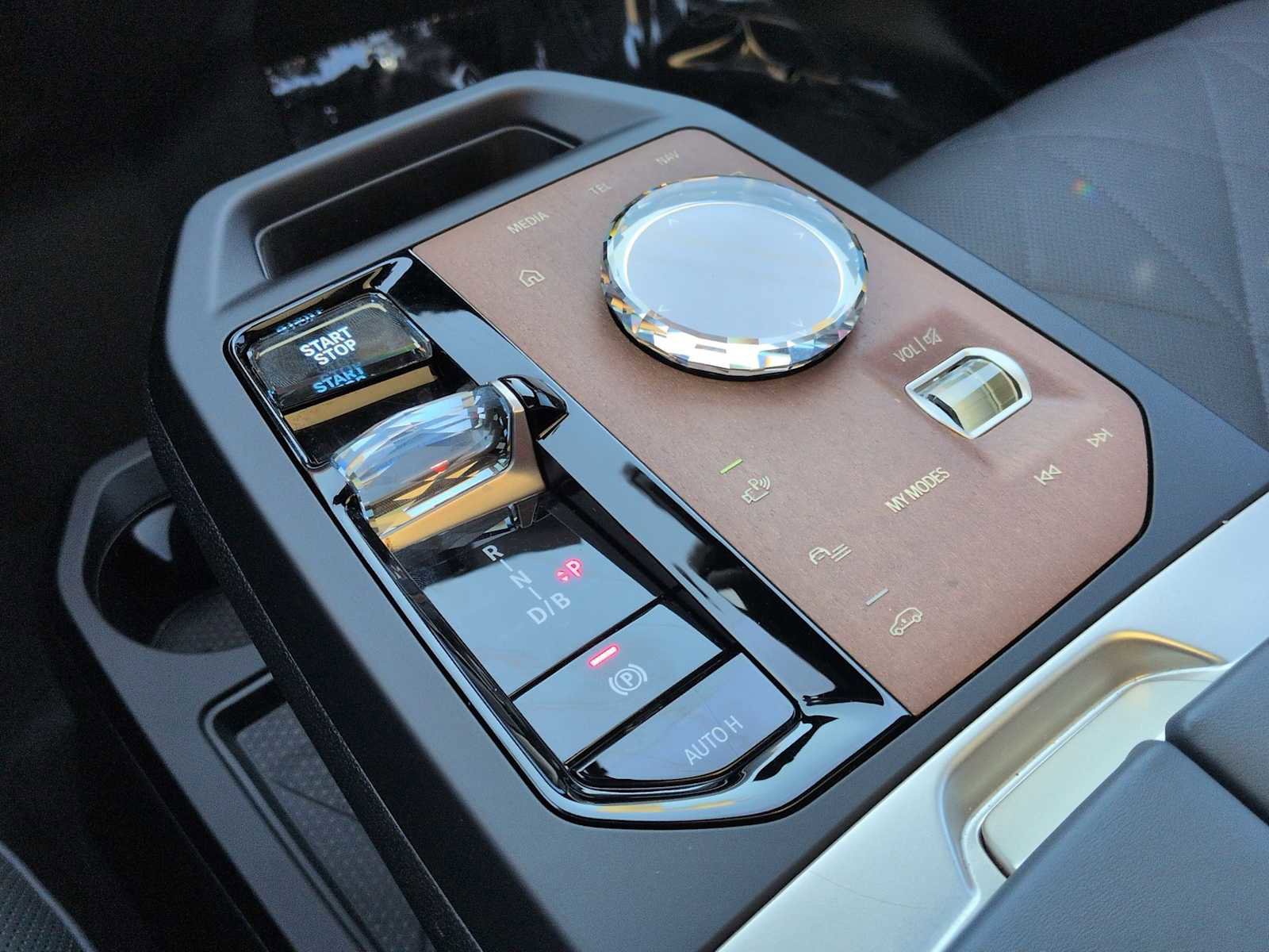 Certified 2022 BMW iX xDrive50 w/ Premium Package image 34