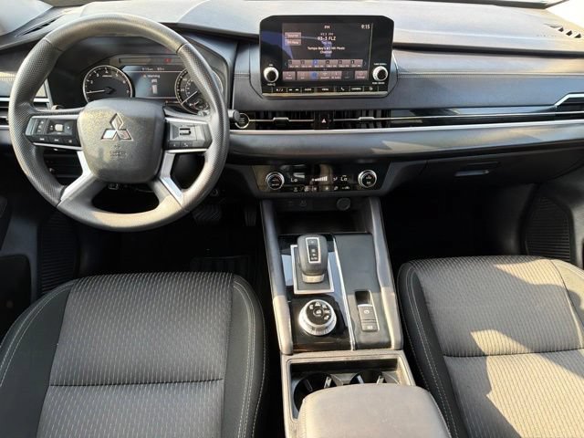 Used 2023 Mitsubishi Outlander ES FWD image 17