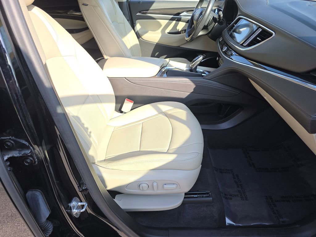 Used 2020 Buick Enclave Essence w/ Sport Touring Edition image 20