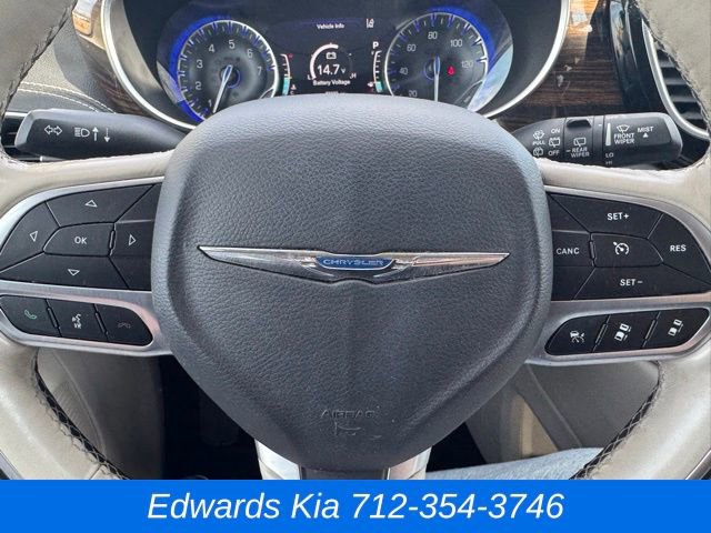 Used 2021 Chrysler Pacifica Limited image 23