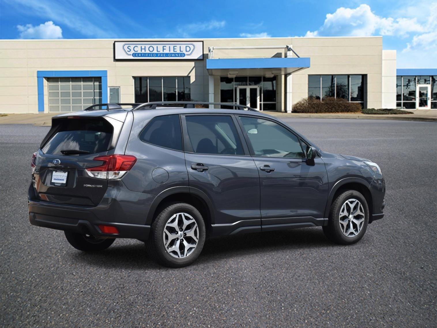 Used 2023 Subaru Forester Premium image 3