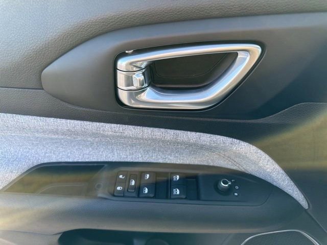 New 2024 Jeep Compass Latitude w/ Sun and Sound Group image 9