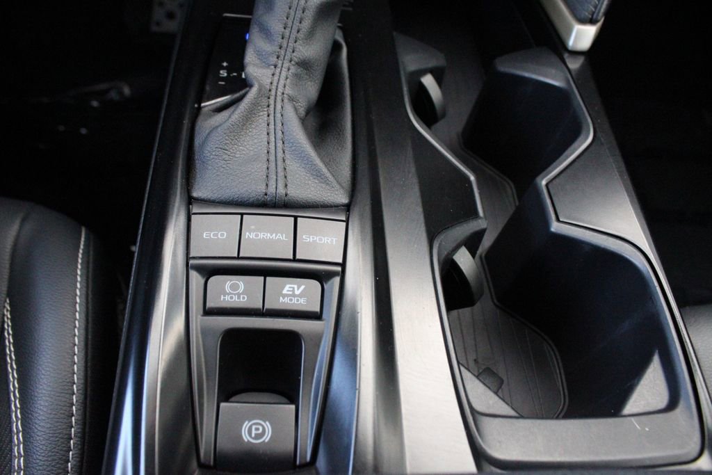 Certified 2025 Toyota Camry SE FWD image 38