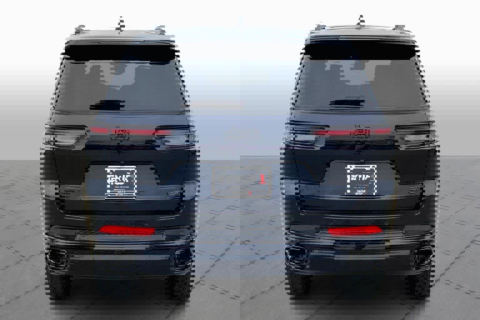 Used 2024 Jeep Grand Cherokee L Summit w/ High Altitude Package image 5