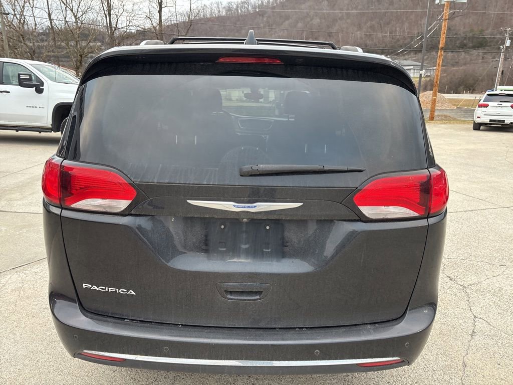 Used 2018 Chrysler Pacifica Touring-L image 6