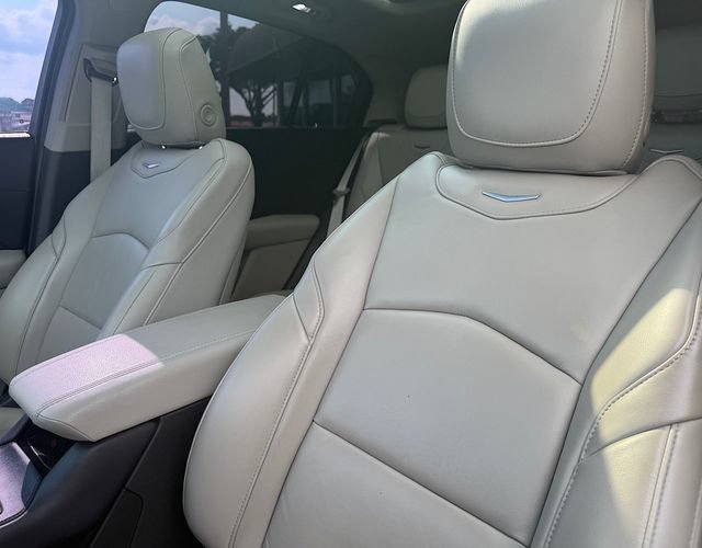 Used 2021 Cadillac XT4 Premium Luxury w/ Cold Weather Package AWD/4WD image 11