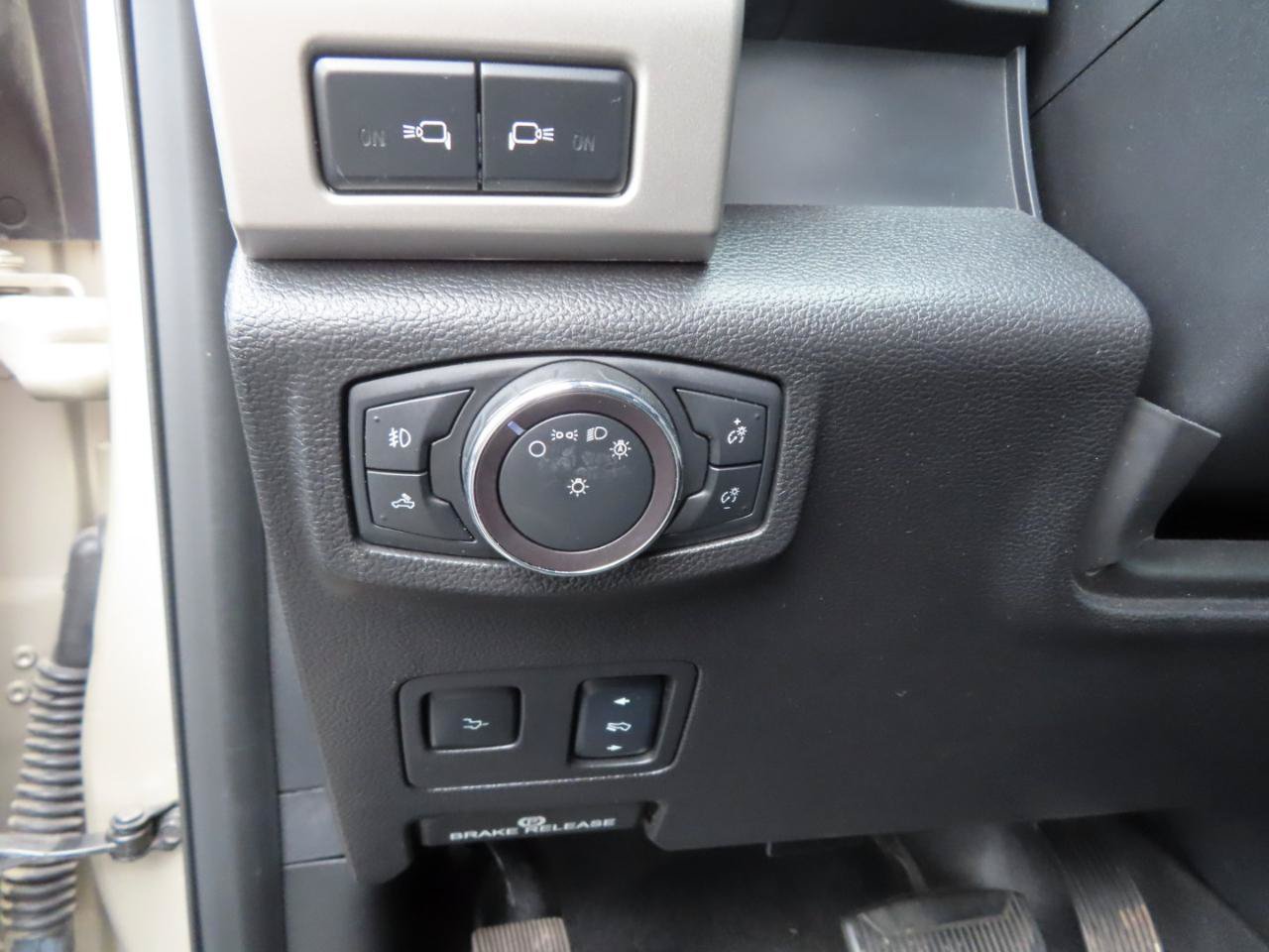 Used 2017 Ford F350 Lariat w/ Lariat Ultimate Package AWD/4WD image 32