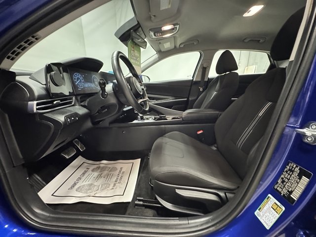 Used 2023 Hyundai Elantra SEL w/ Convenience Package image 15