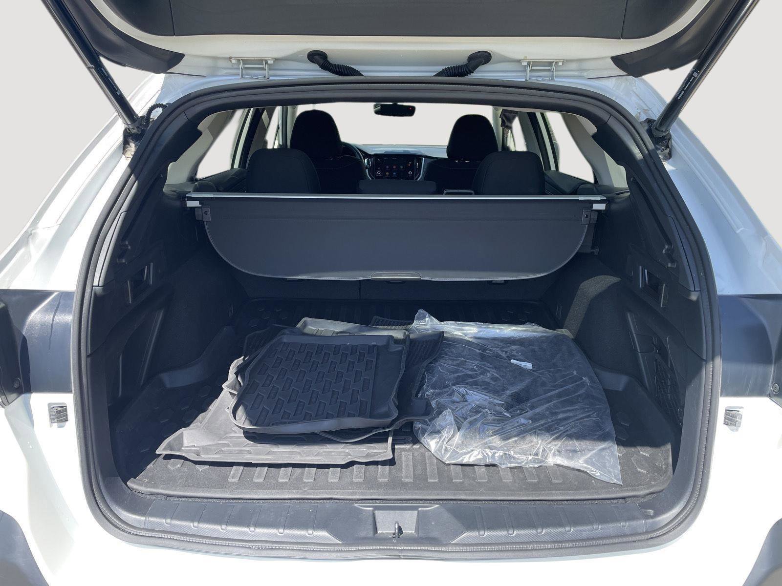Certified 2022 Subaru Outback Premium AWD/4WD image 7