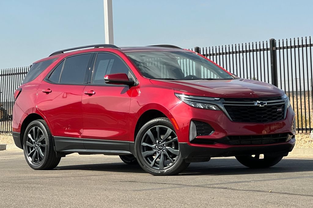 Used 2023 Chevrolet Equinox RS w/ RS Leather Package AWD/4WD image 2