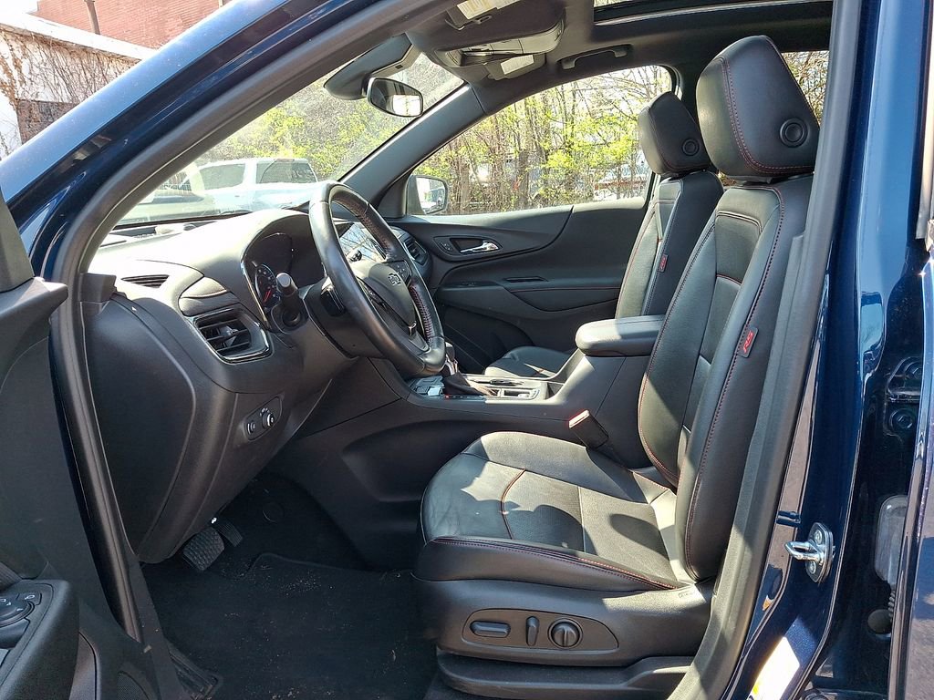 Used 2022 Chevrolet Equinox RS w/ RS Leather Package image 13