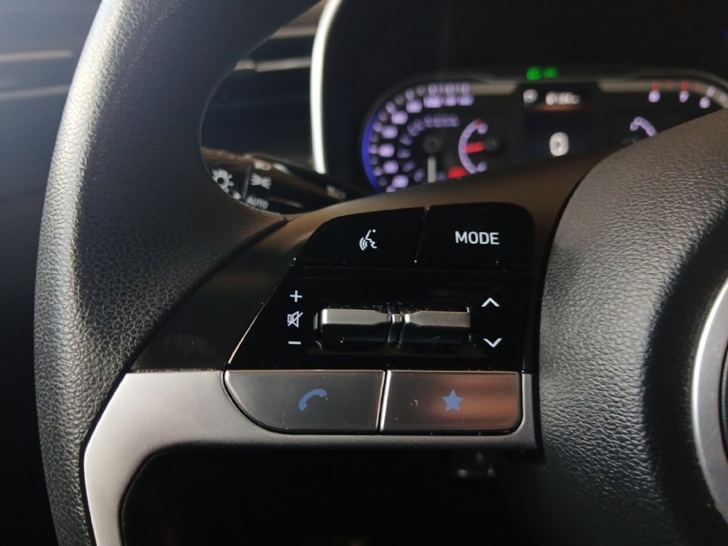 Used 2024 Hyundai Santa Cruz SE FWD image 17