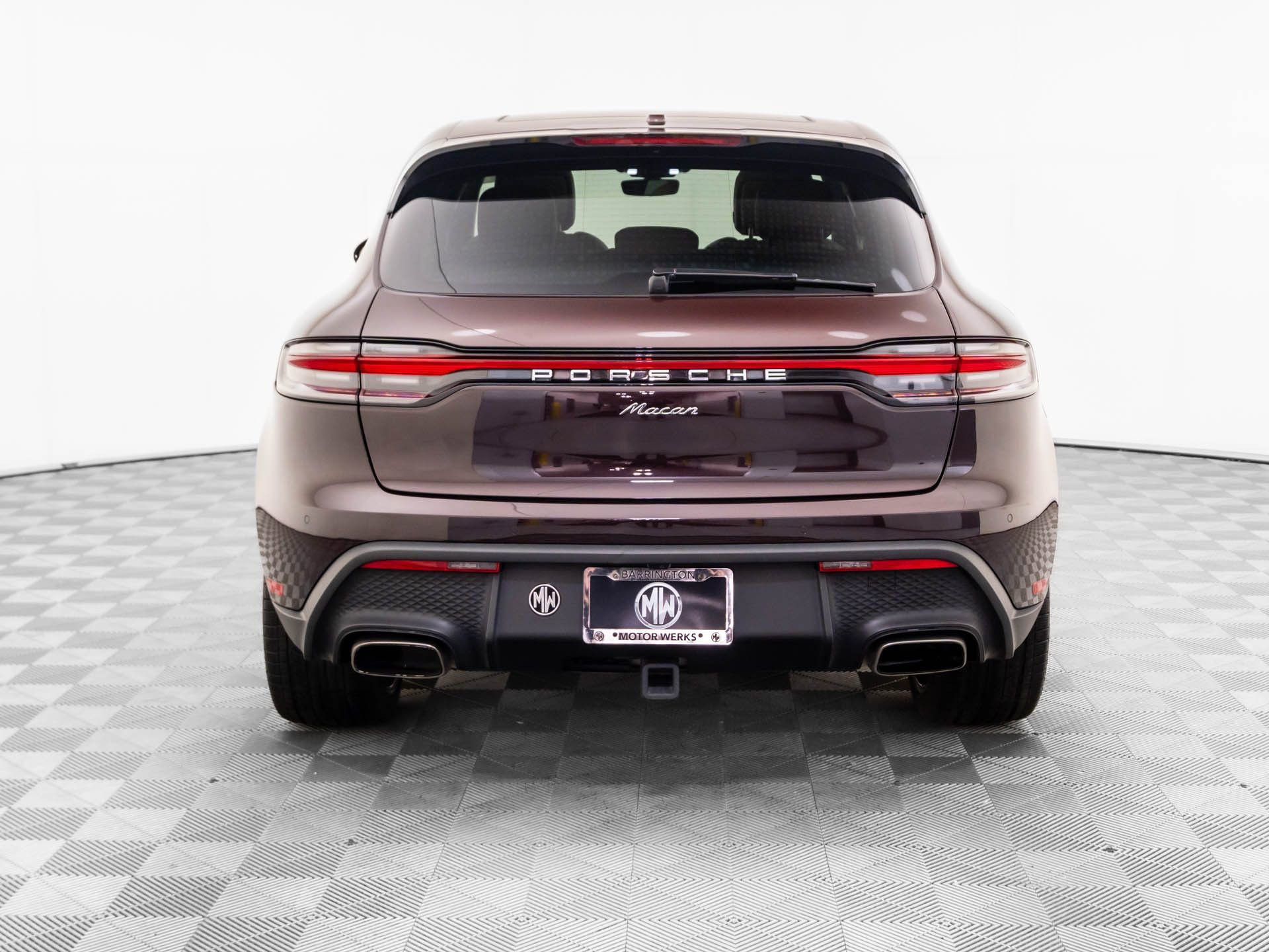 Certified 2023 Porsche Macan image 10