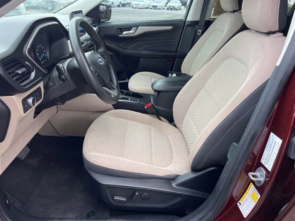 Used 2021 Ford Escape SE image 23