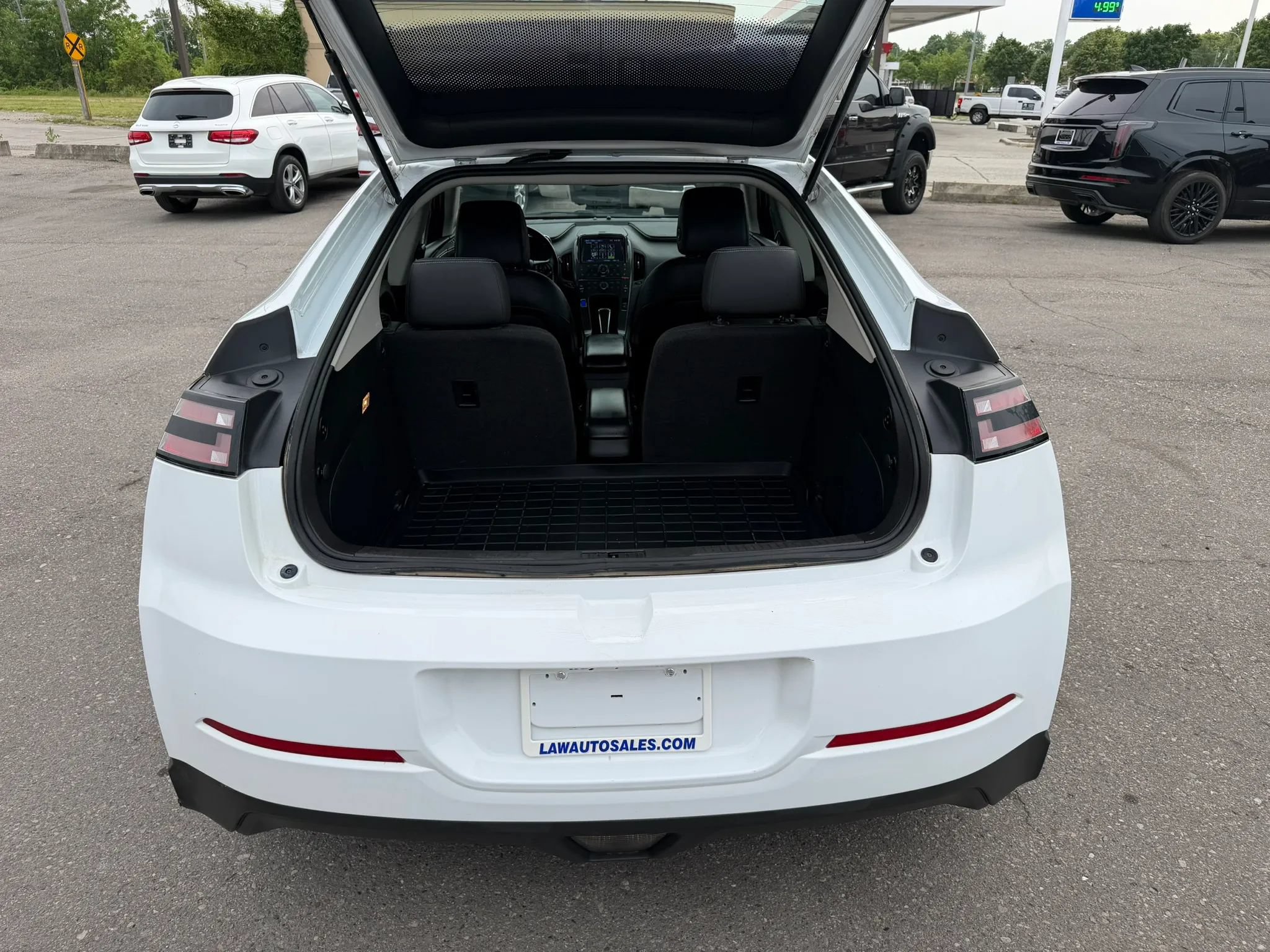 Used 2013 Chevrolet Volt Premium w/ Premium Trim Package FWD image 19