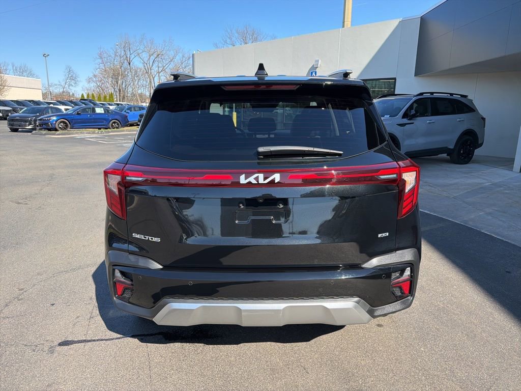 Used 2025 Kia Seltos EX w/ EX Sunroof Package image 7