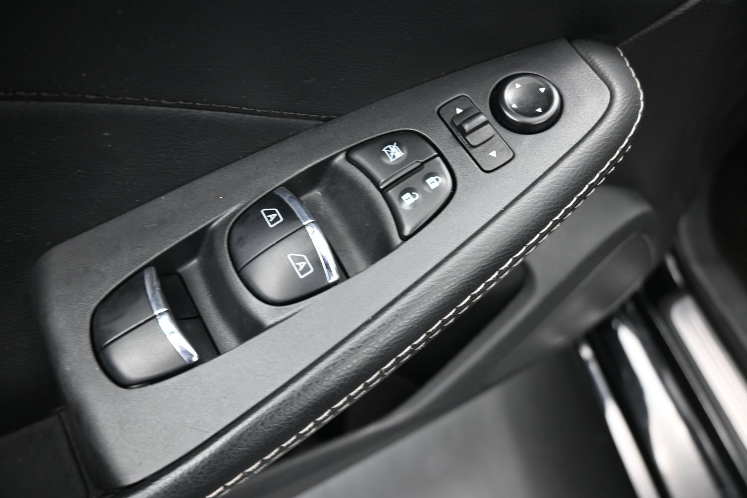 Used 2023 Nissan Maxima SV w/ Floor Mat Group FWD image 13