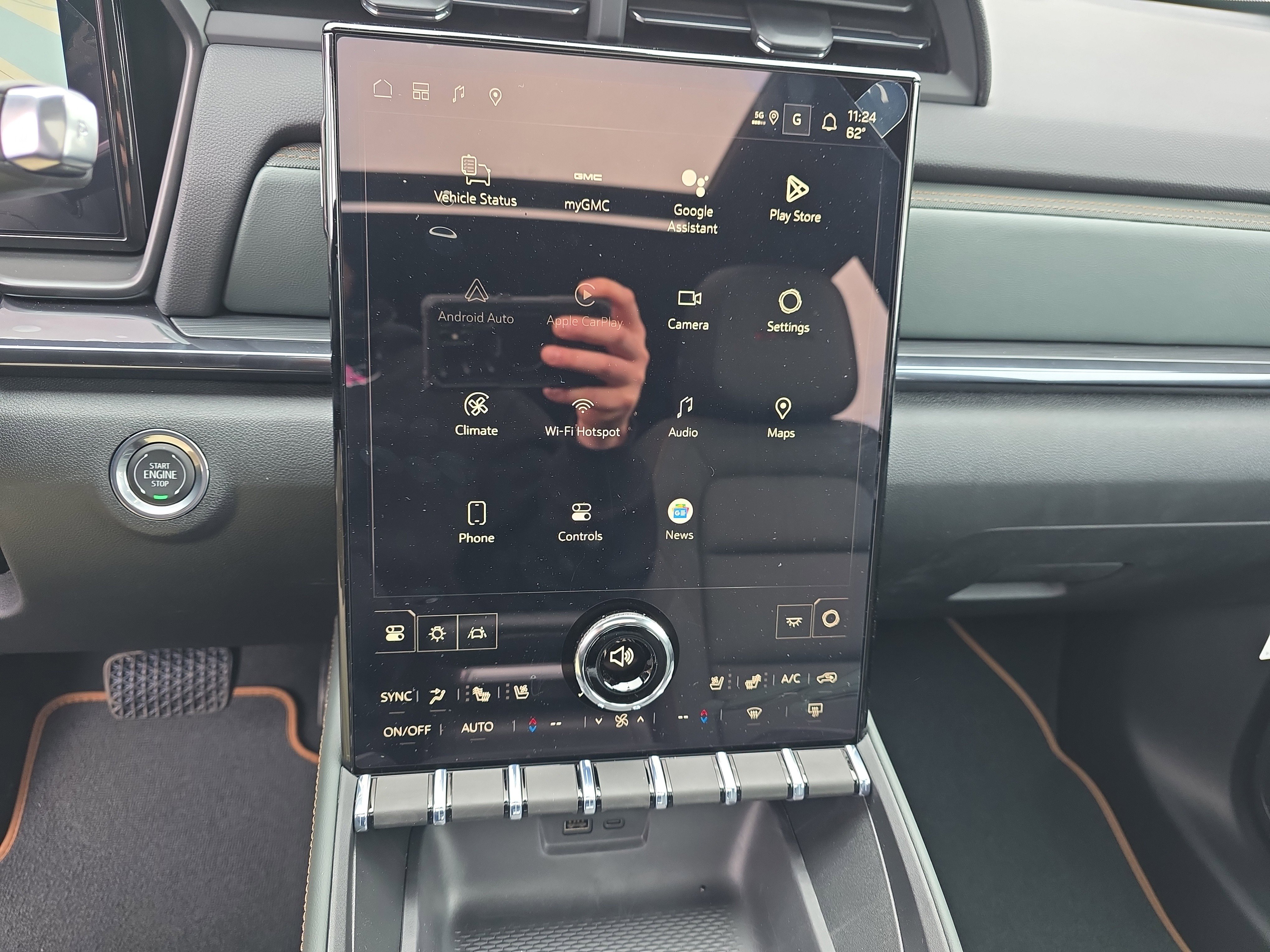 New 2026 GMC Terrain AT4 w/ Convenience Package III image 24