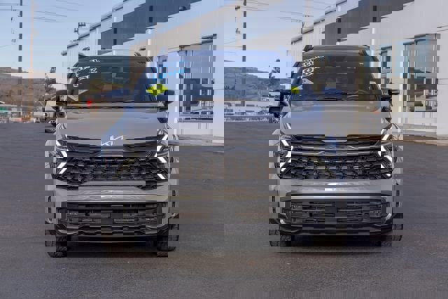 Used 2024 Kia Sportage X-Pro image 2