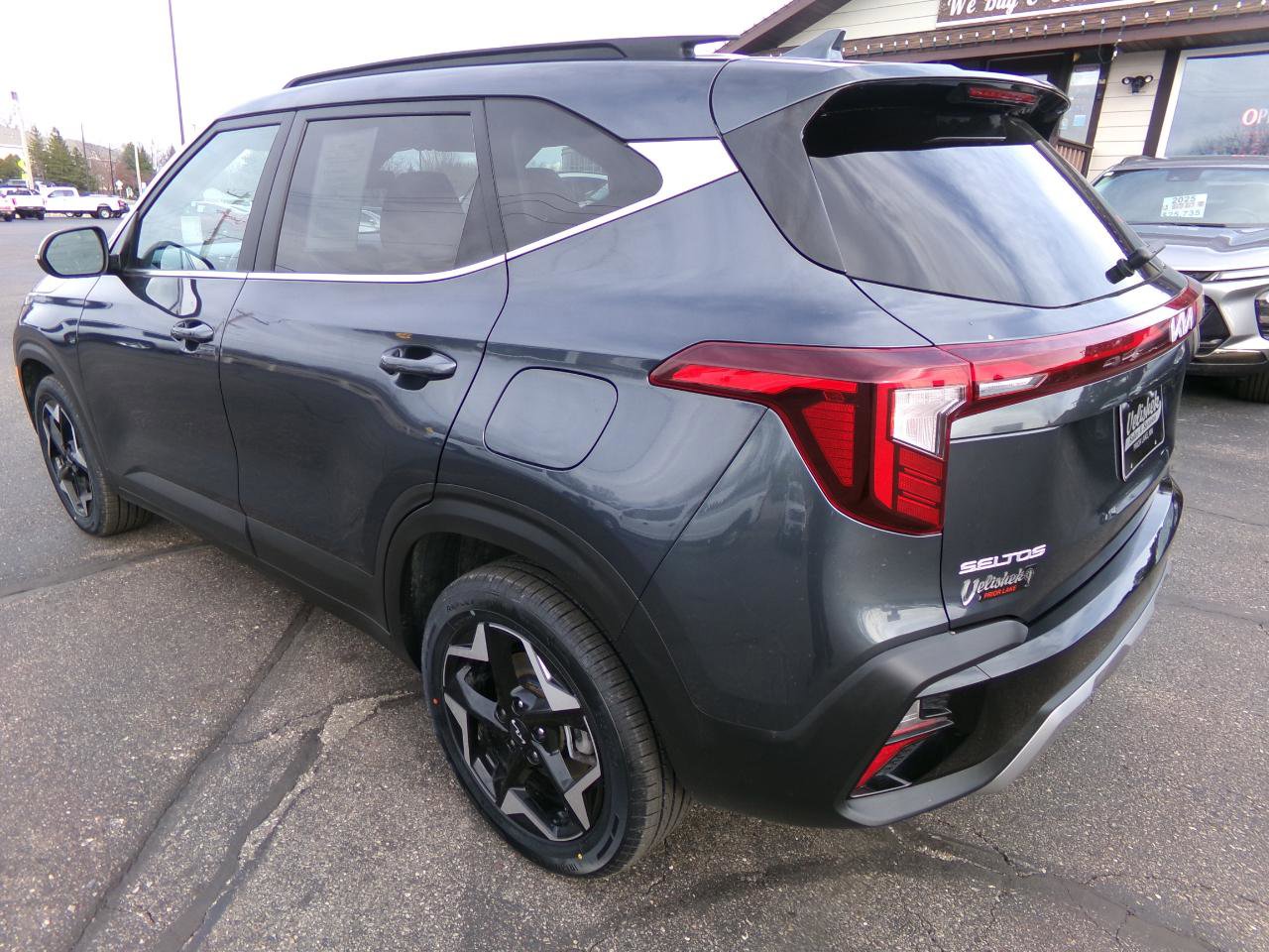 Used 2024 Kia Seltos EX image 5