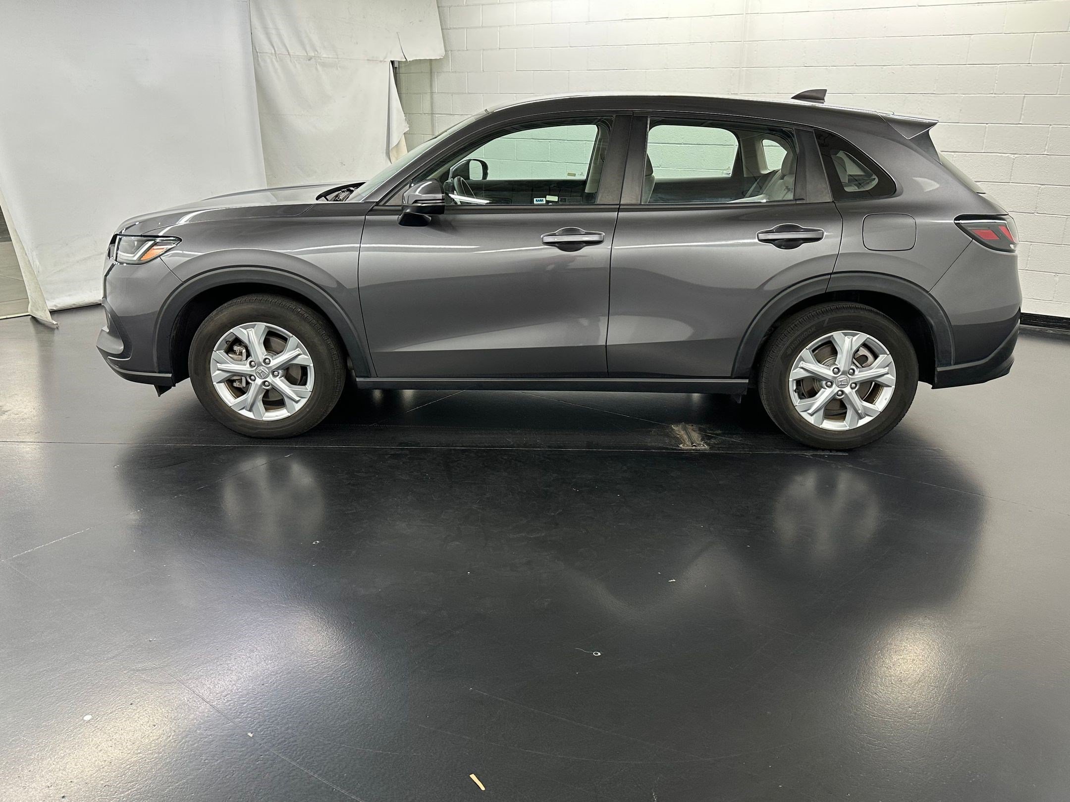 Certified 2024 Honda HR-V LX image 2