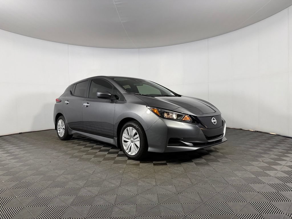 Used 2025 Nissan Leaf S FWD image 4