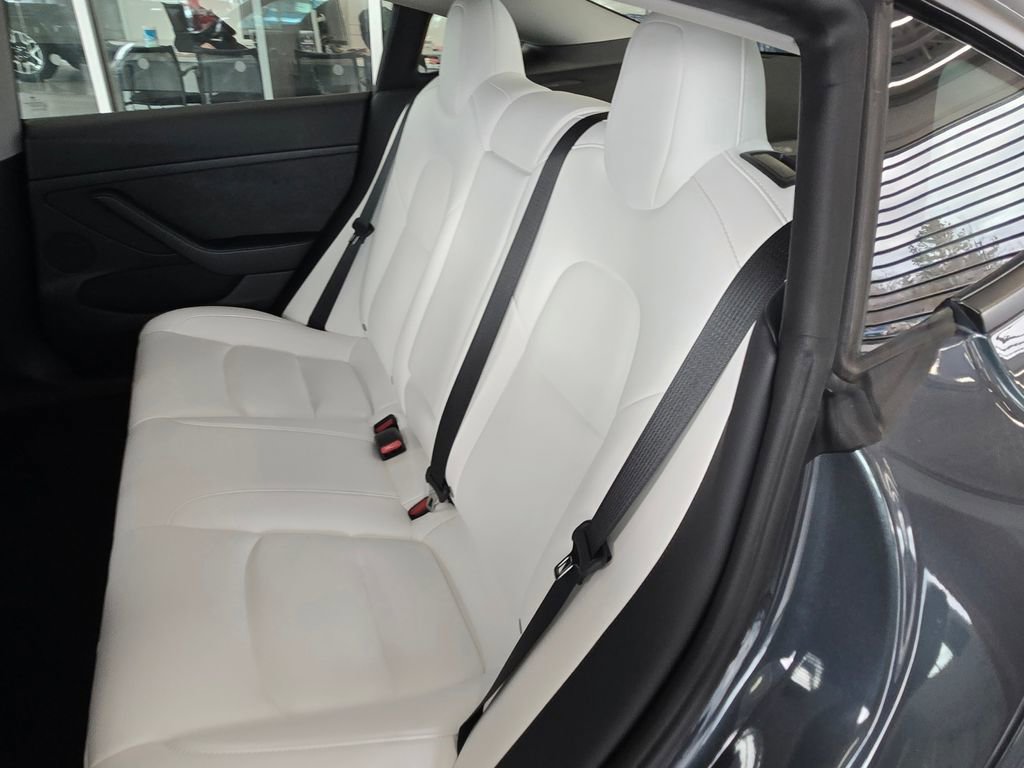 Used 2022 Tesla Model 3 Long Range image 18
