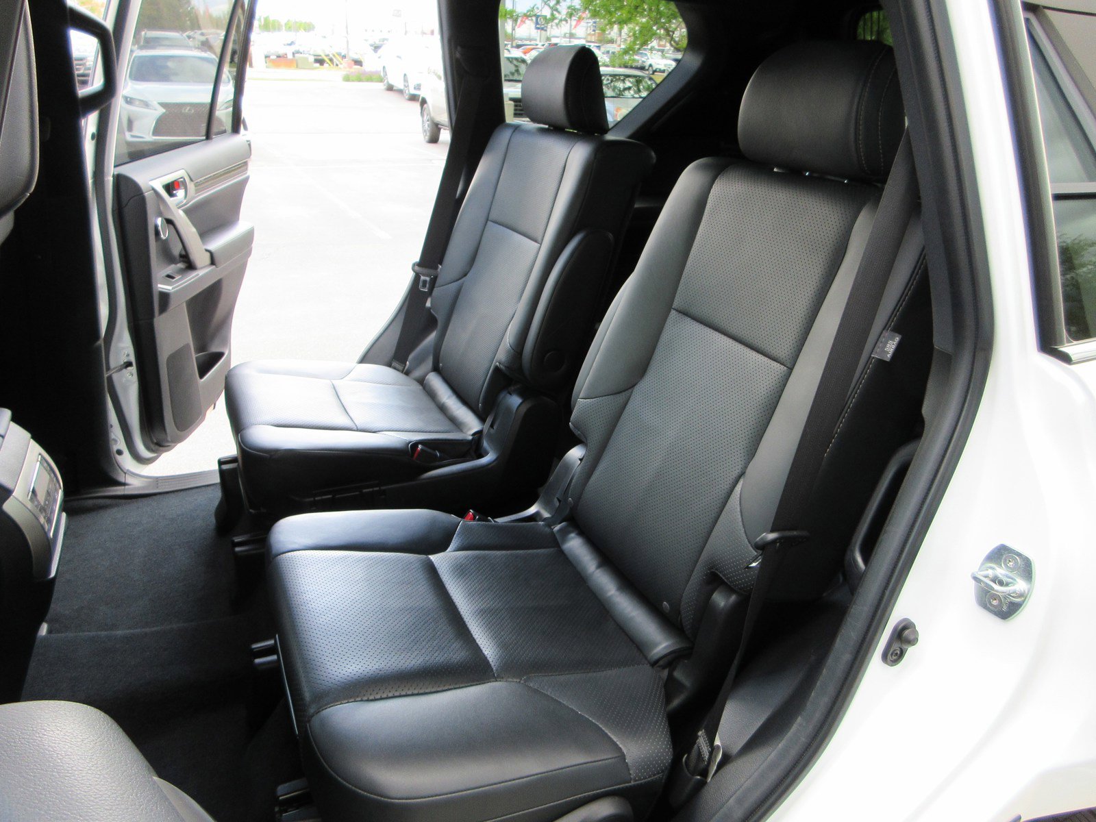 Used 2023 Lexus GX 460 Luxury w/ Sport Design Package AWD/4WD image 24