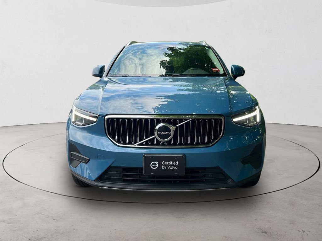 Certified 2025 Volvo XC40 B5 Core AWD/4WD image 8