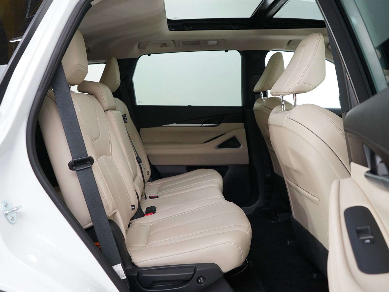 Used 2024 INFINITI QX60 Sensory image 12