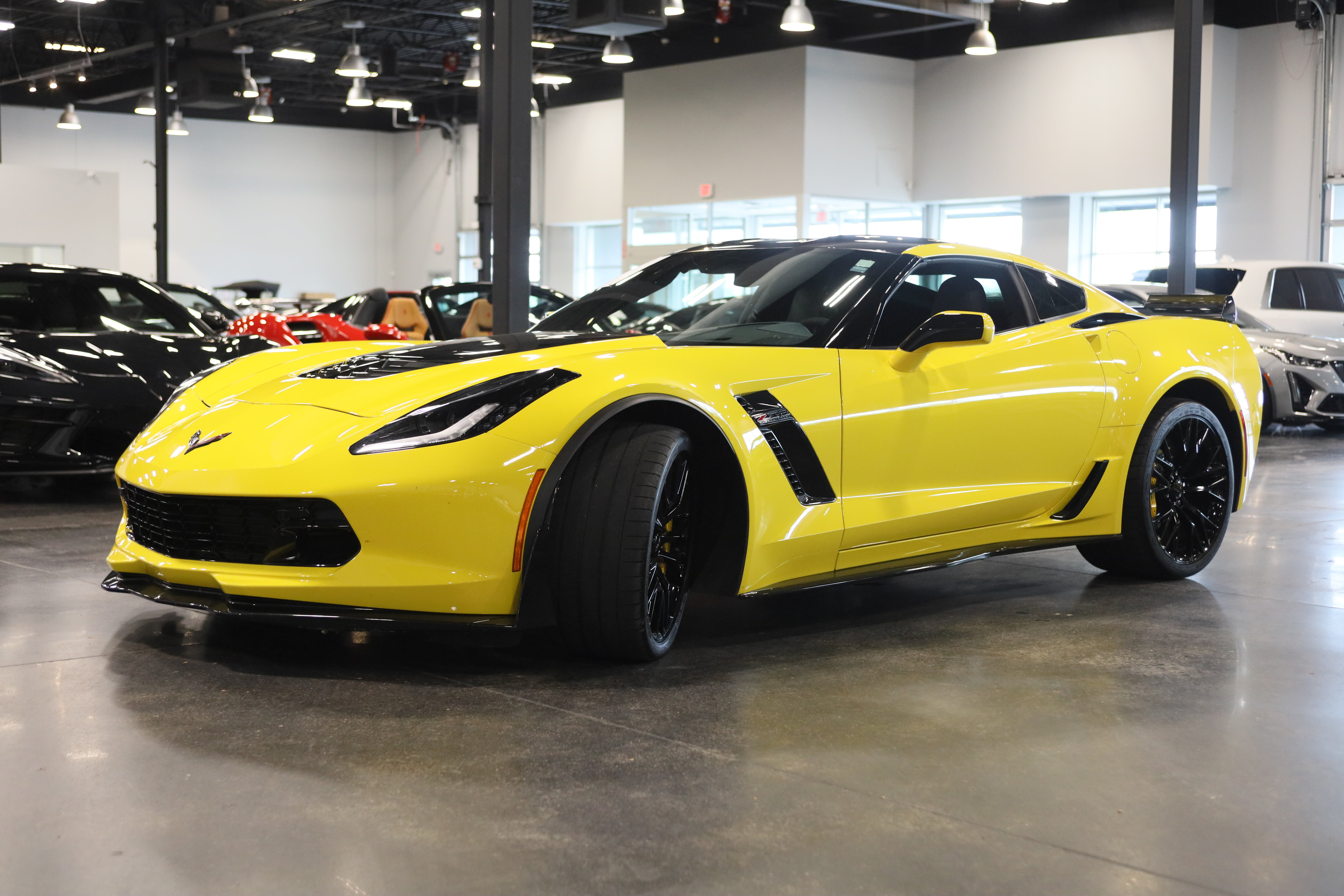 Used 2016 Chevrolet Corvette Z06 w/ 3LZ Preferred Equipment Group RWD image 3