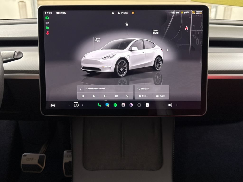 Used 2024 Tesla Model Y Long Range AWD/4WD image 16