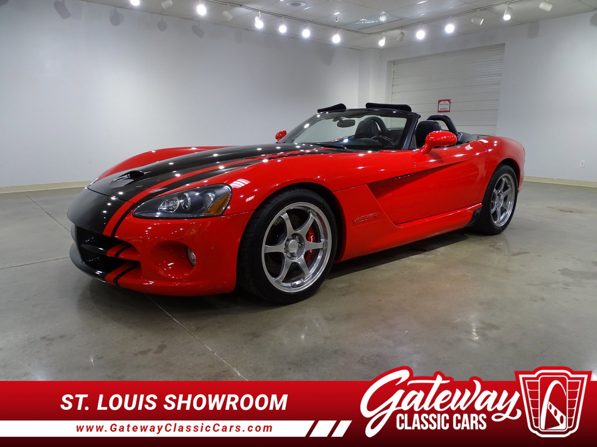 Used 2003 Dodge Viper SRT-10 RWD image 1