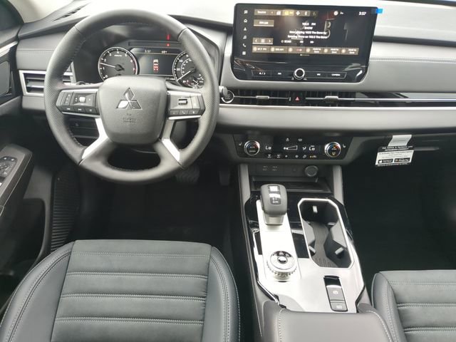 New 2026 Mitsubishi Outlander AWD image 17