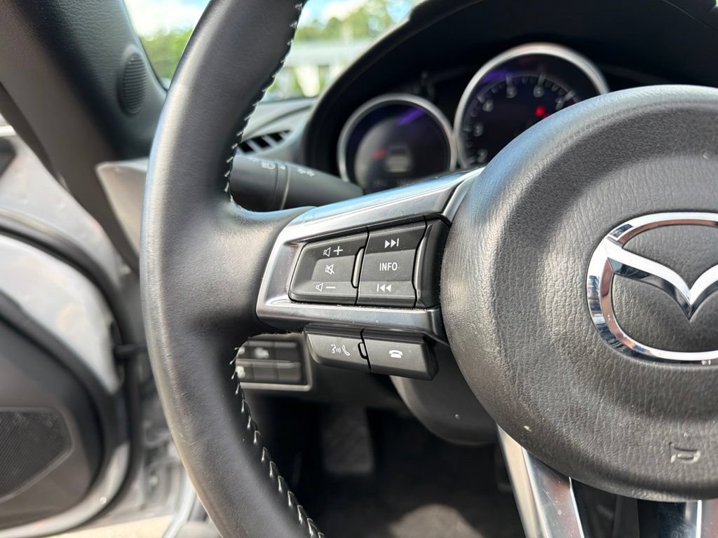 Used 2025 MAZDA MX-5 Miata RF Club w/ Weather Package RWD image 19