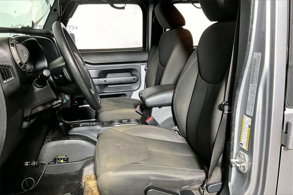 Used 2016 Jeep Wrangler Unlimited Sport image 16