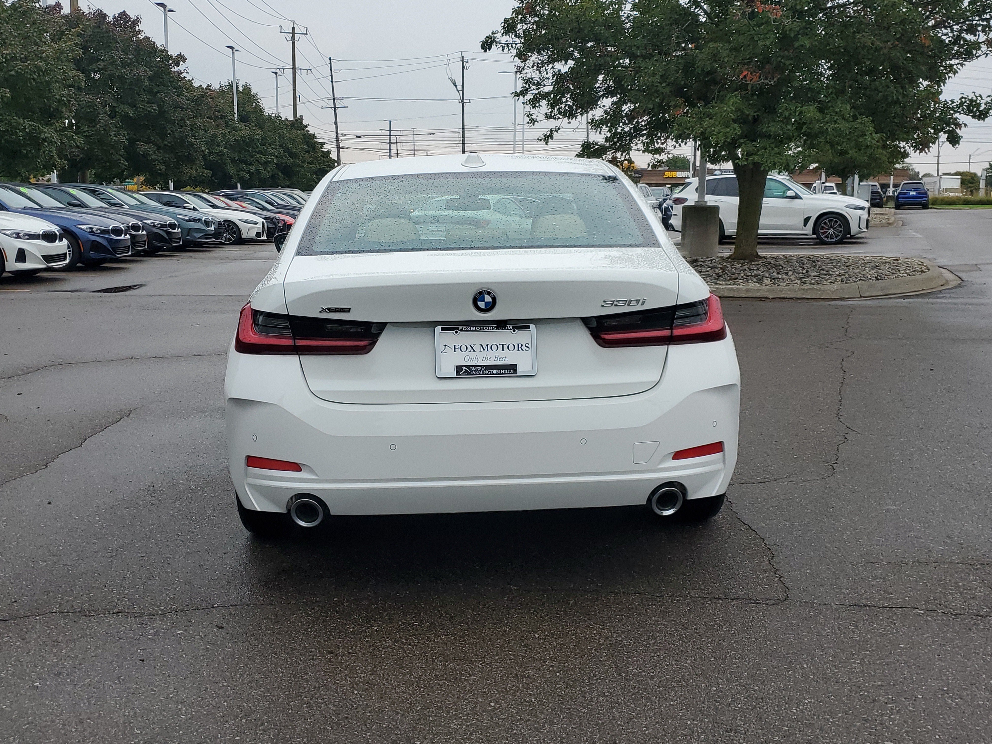 New 2026 BMW 330i xDrive Sedan w/ Premium Package AWD/4WD image 4