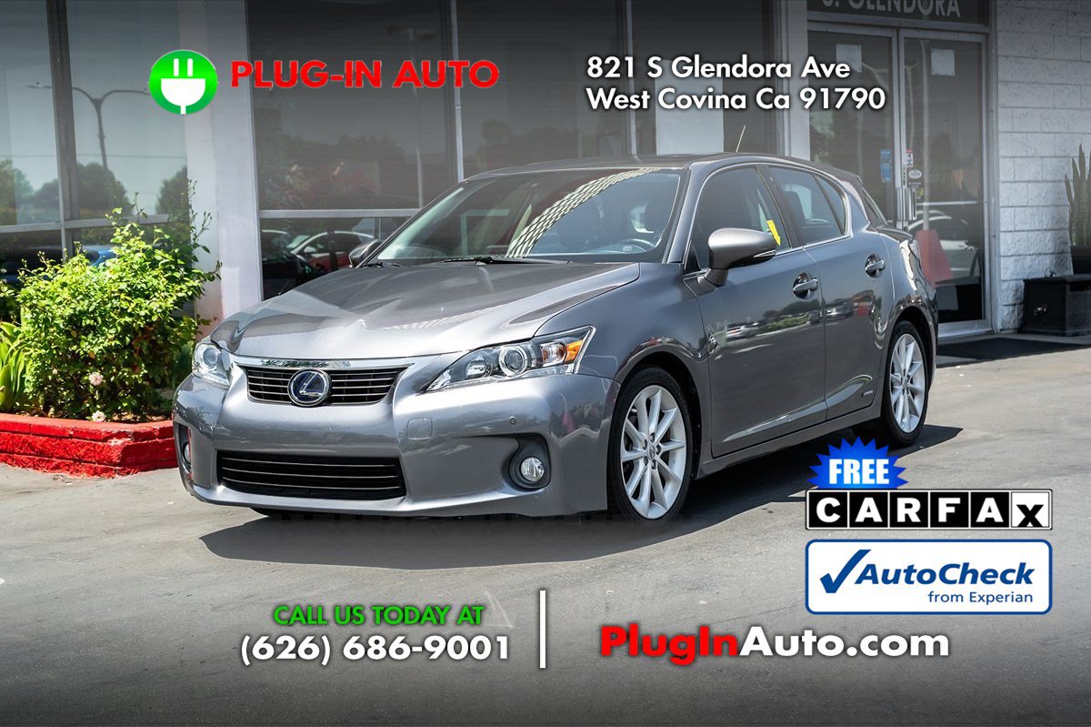 Used 2013 Lexus CT 200h w/ Leather Pkg FWD image 3