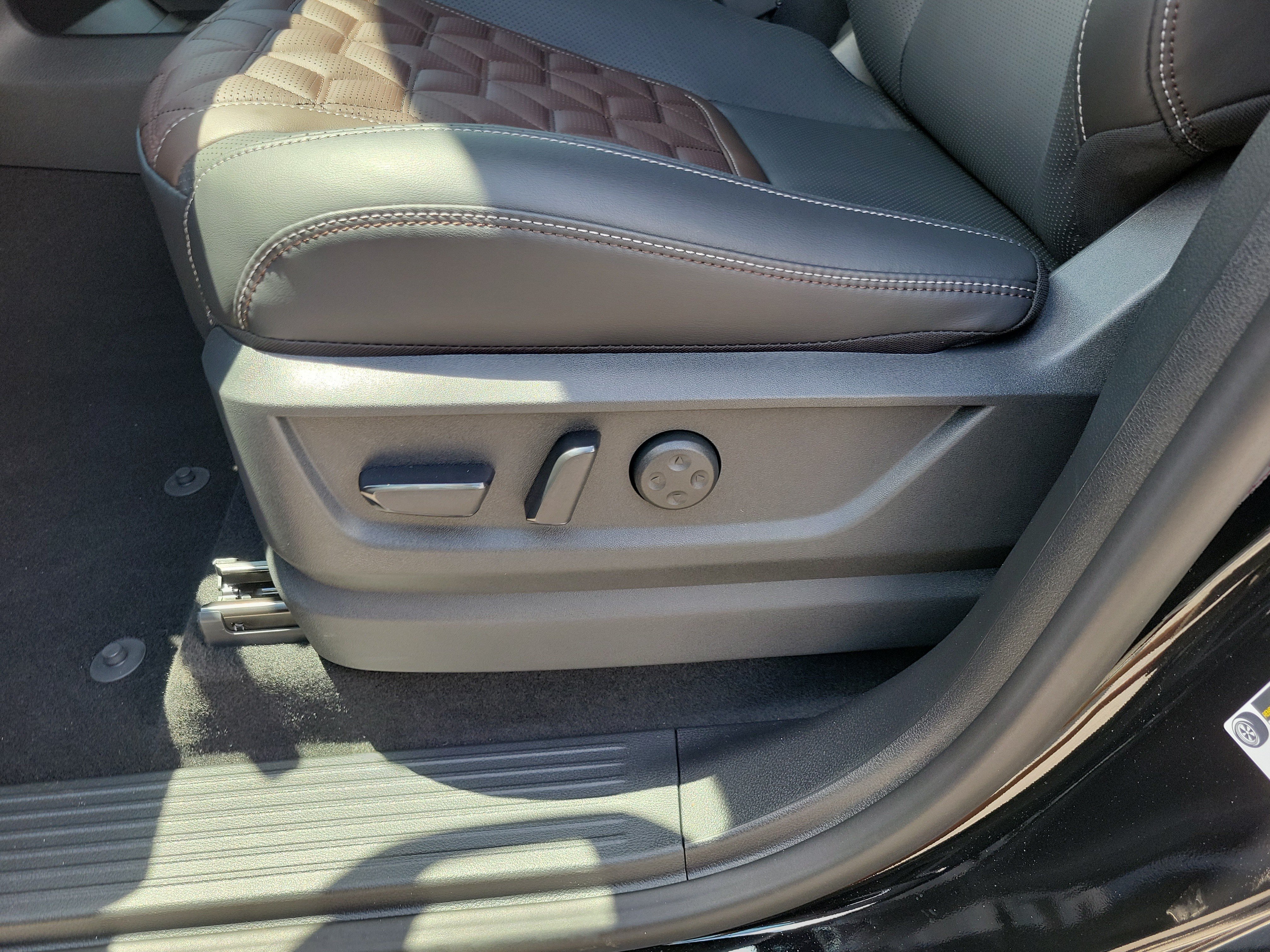 New 2026 Nissan Armada Platinum RWD image 18