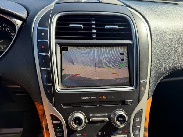 Used 2017 Lincoln MKX Reserve image 13