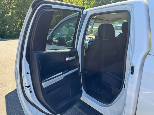 Used 2018 Toyota Tundra SR5 w/ SR5 Upgrade Package AWD/4WD image 12